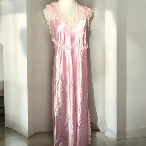 Vintage Other - Vintage glamourous  old Hollywood satin slip dress nightie XXL
